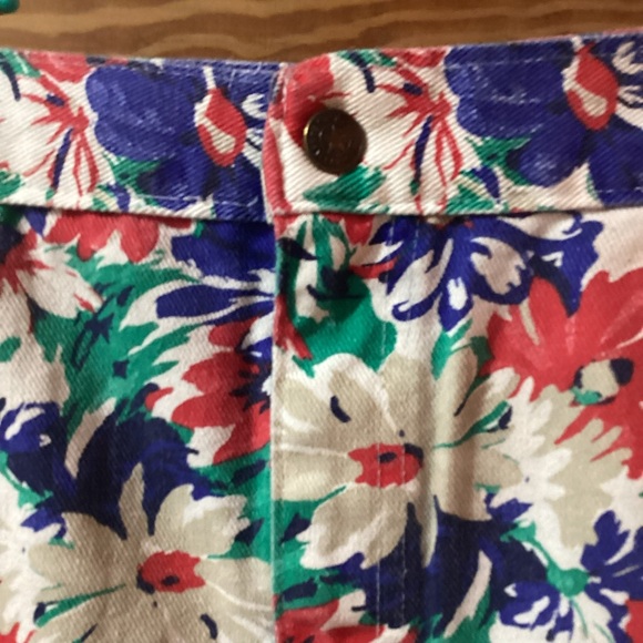Vivaldi Jeanswear Vintage Women’s Floral Denim Shorts, size 16 - Picture 3 of 8